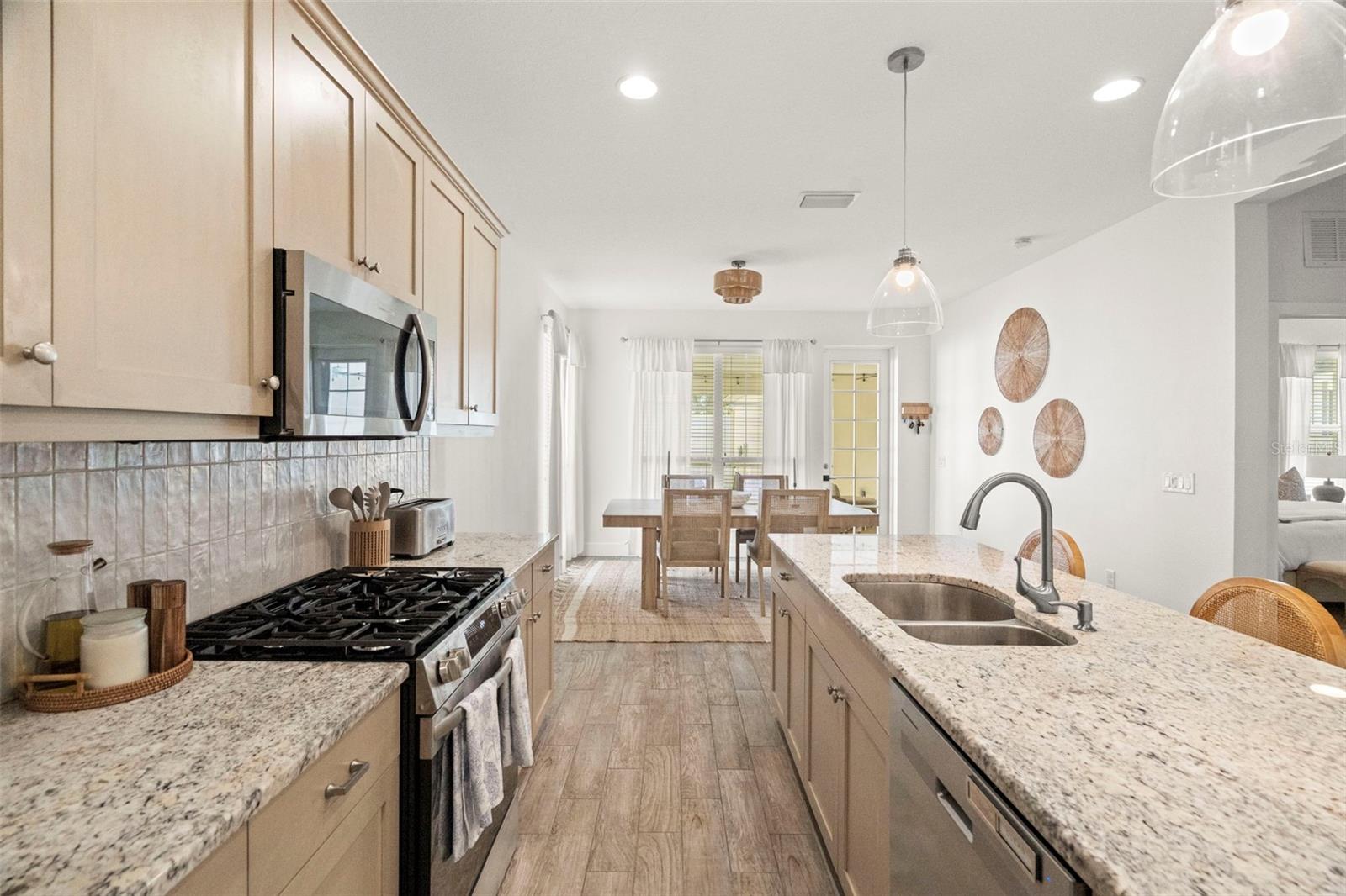 Listing photo id 17 for 3500 Cowart Street