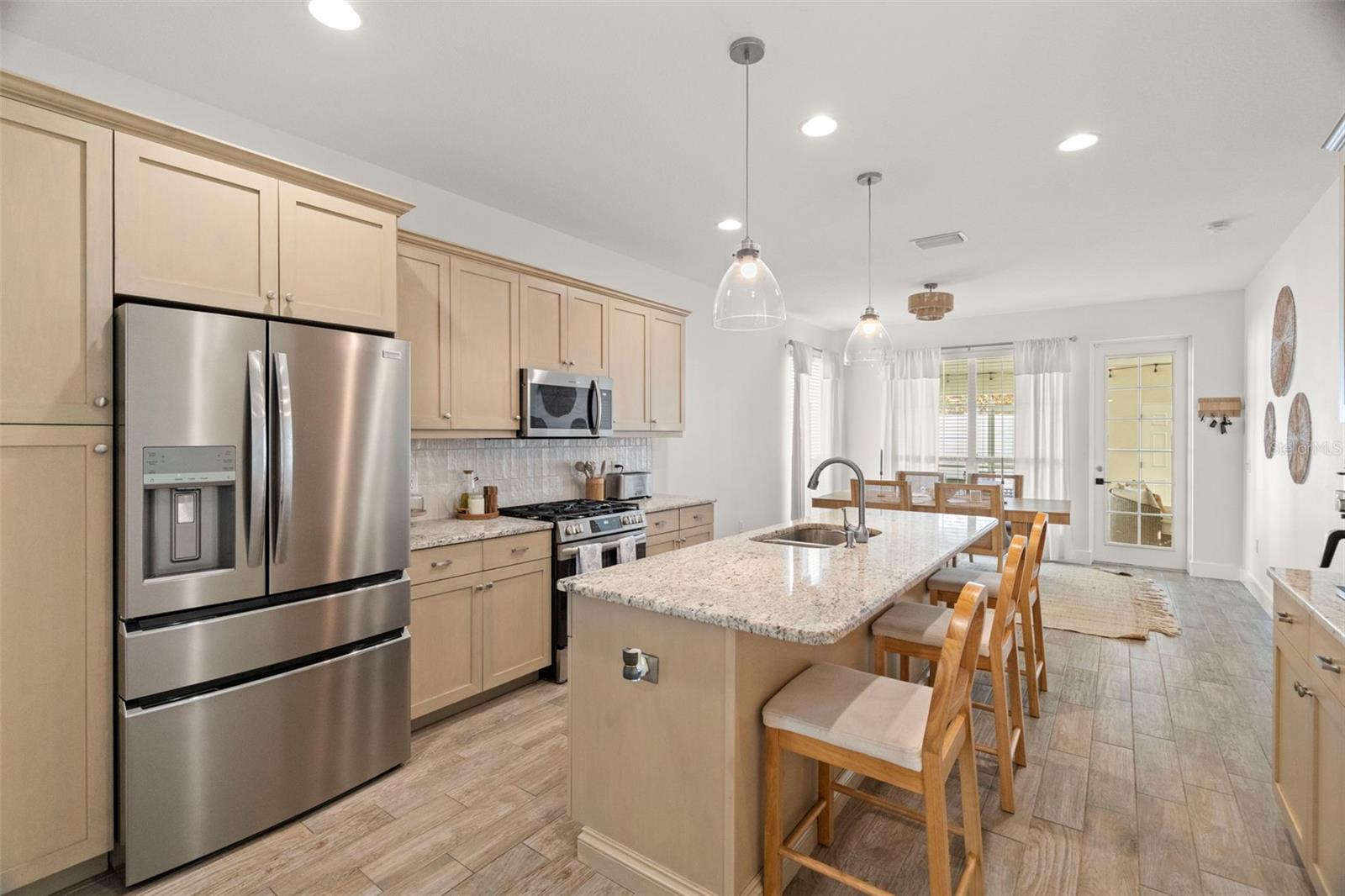 Listing photo id 4 for 3500 Cowart Street