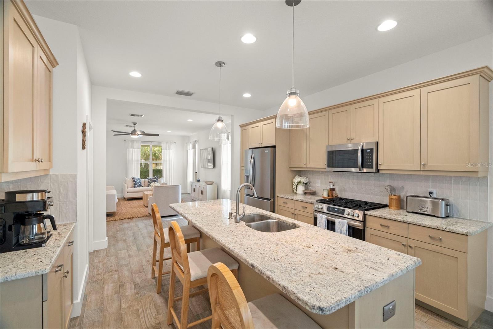 Listing photo id 5 for 3500 Cowart Street