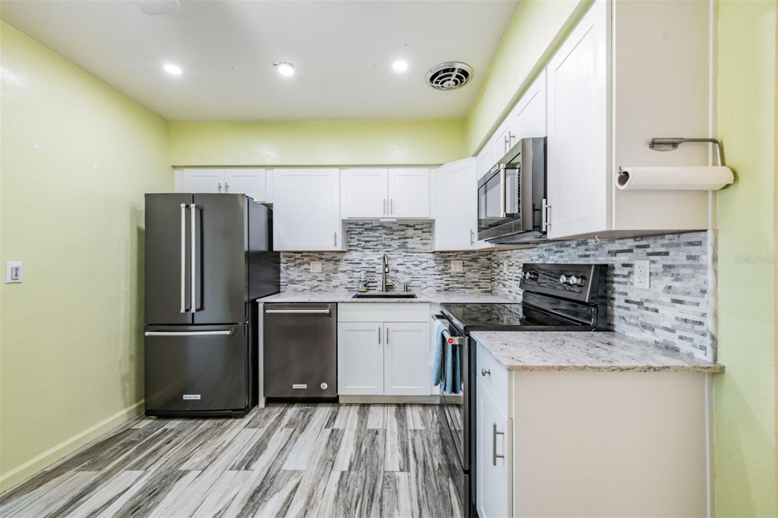 Image 10 of 26 For 2208 Coit Road