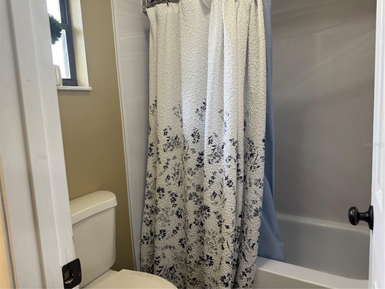 Image 14 of 23 For 2287 Amherst Avenue