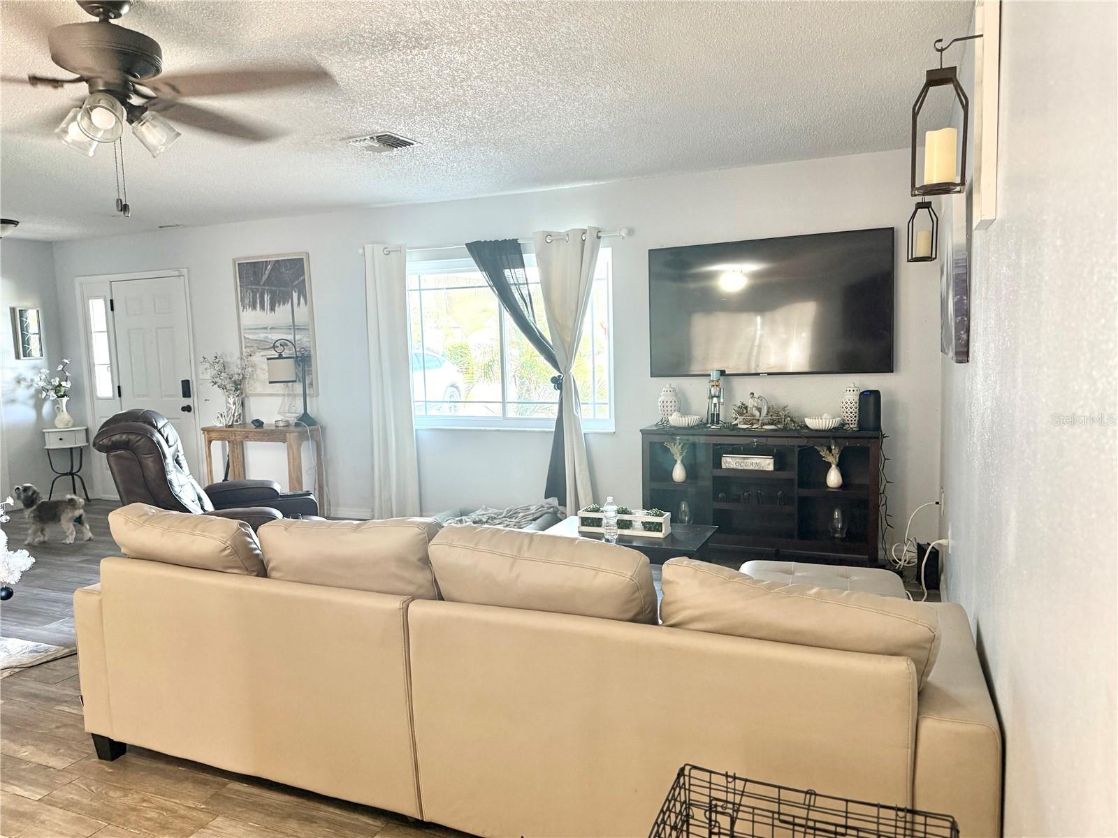 Image 4 of 23 For 2287 Amherst Avenue