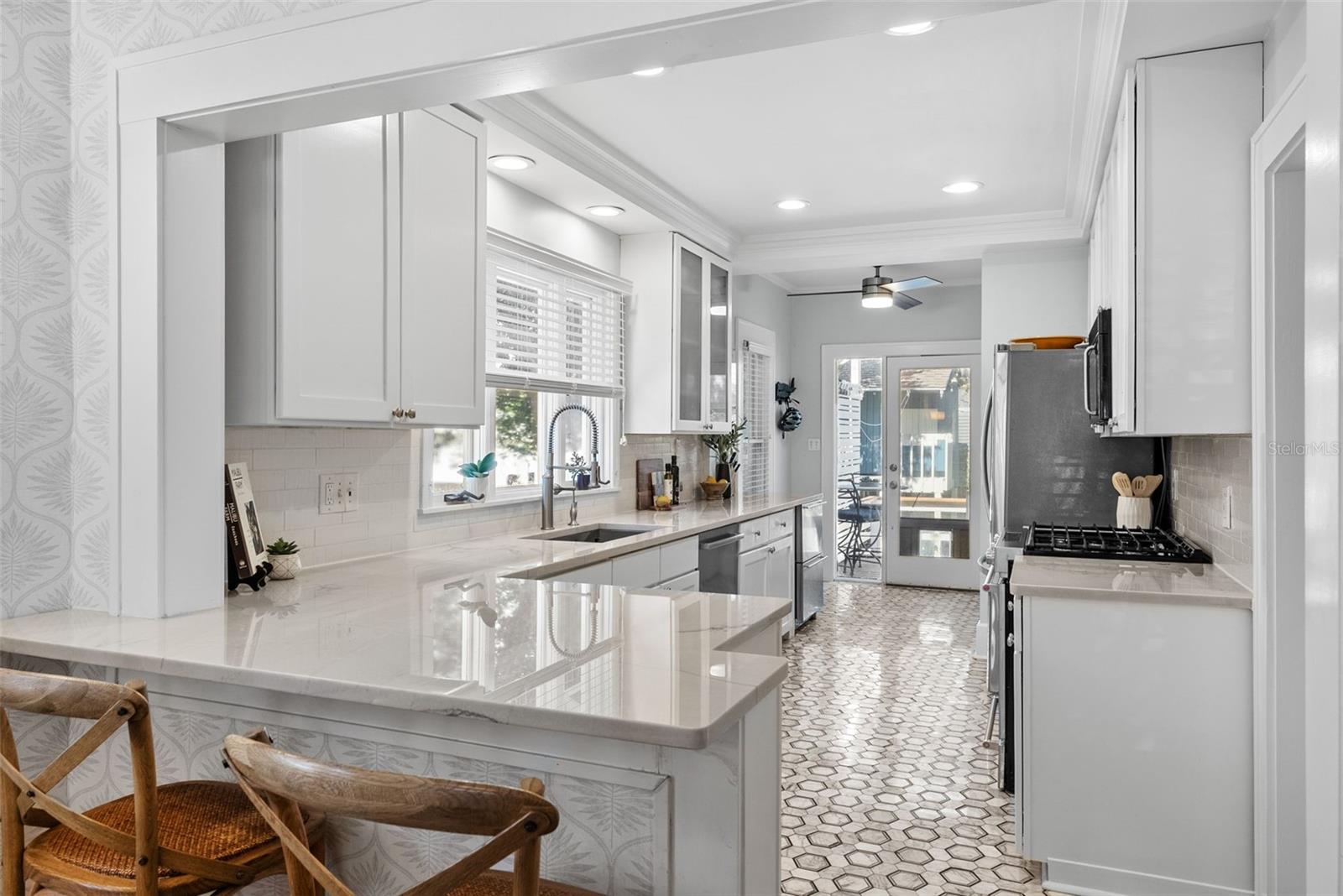 Image 10 of 36 For 3009 San Rafael Street