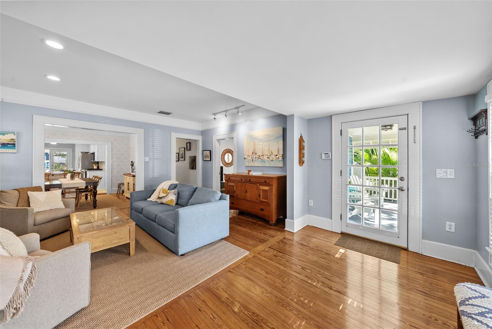 Image 5 of 36 For 3009 San Rafael Street