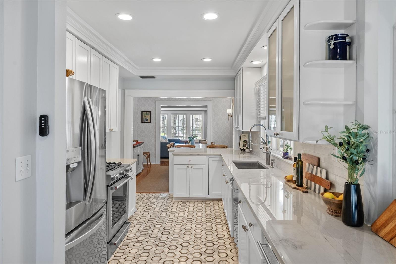 Image 9 of 36 For 3009 San Rafael Street