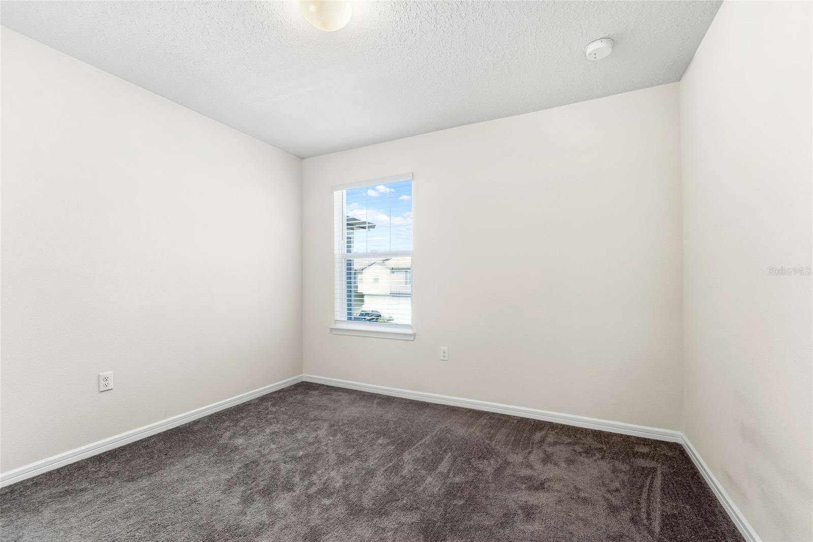 Image 24 of 32 For 31332 Amberview Bend