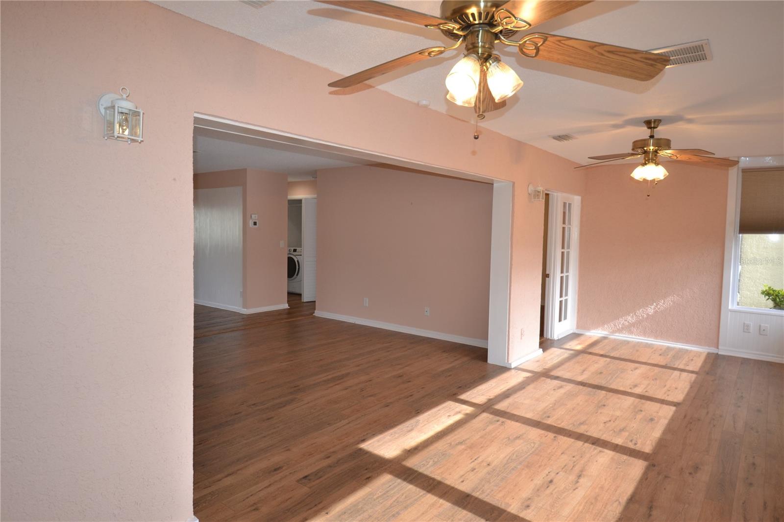 Image 33 of 50 For 40 Gretchen Court