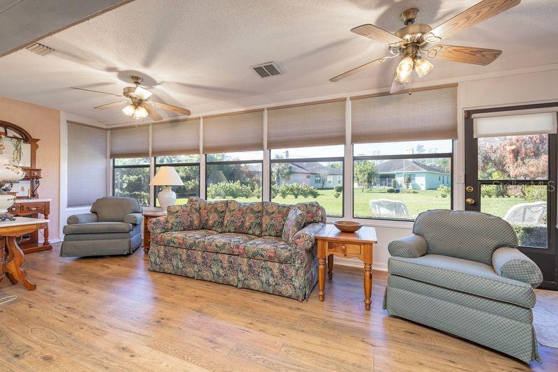 Image 4 of 50 For 40 Gretchen Court