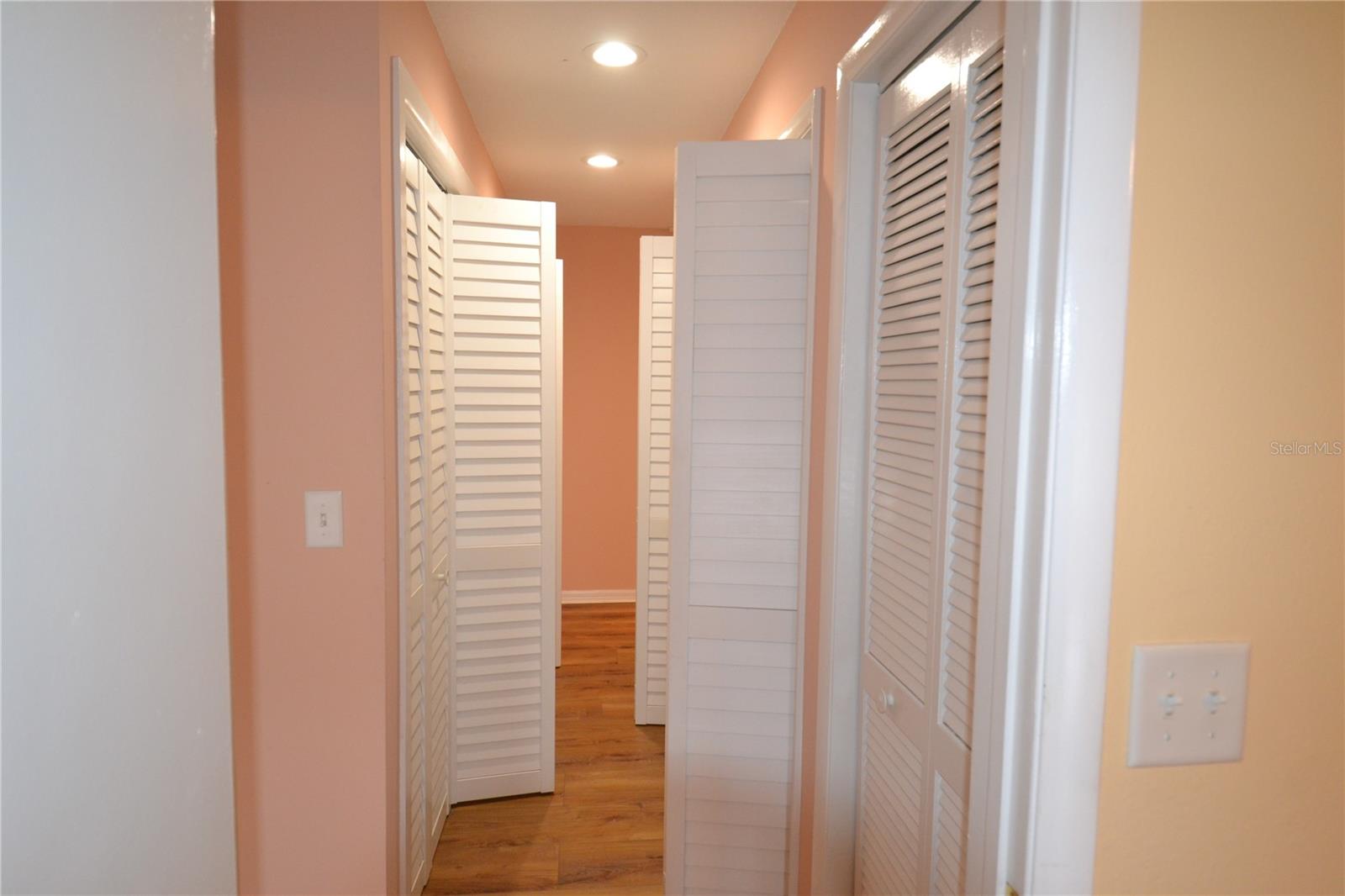 Image 42 of 50 For 40 Gretchen Court