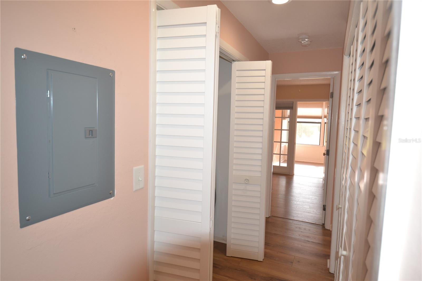 Image 45 of 50 For 40 Gretchen Court