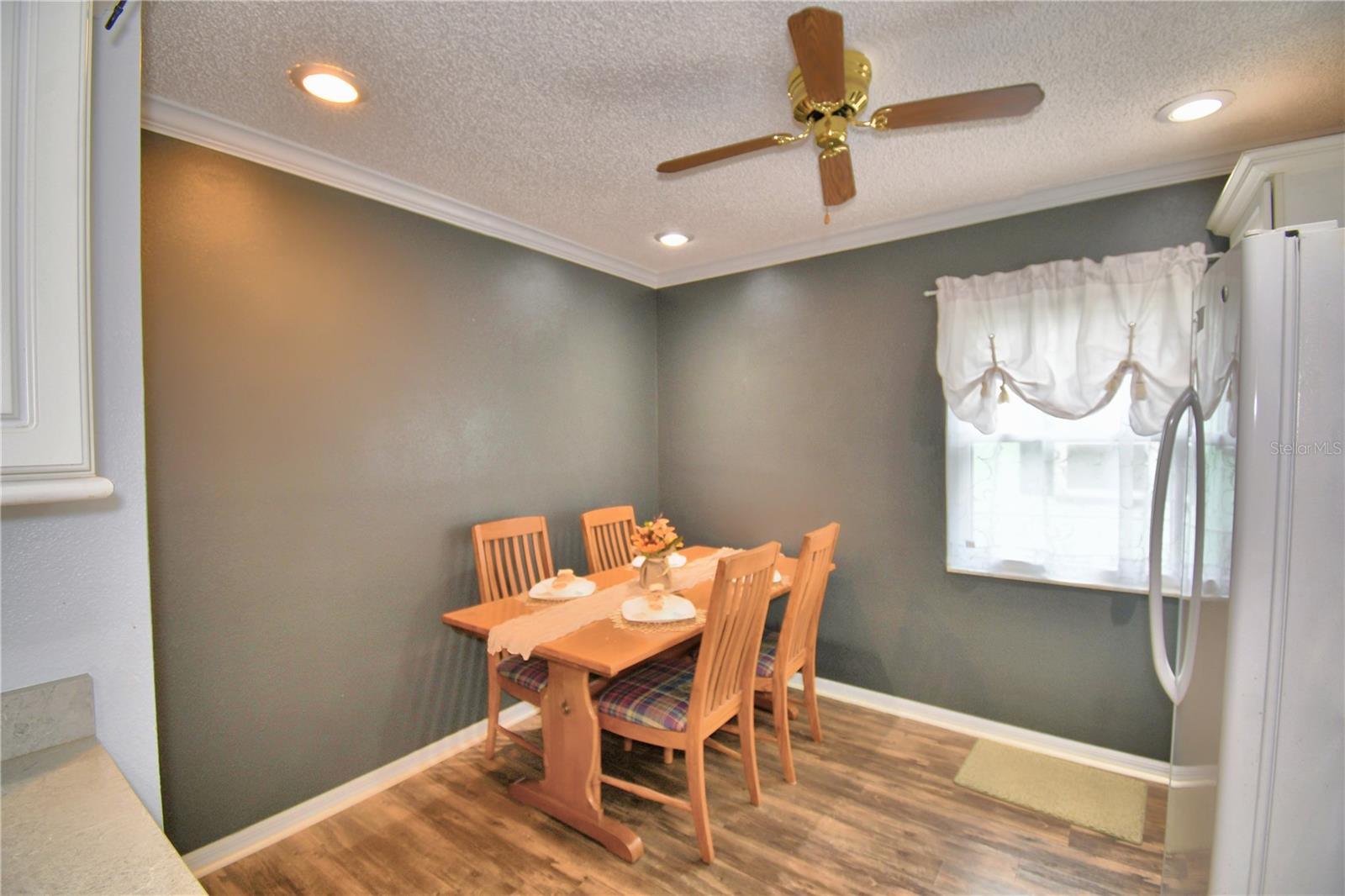 Image 21 of 84 For 3142 Valley High Drive