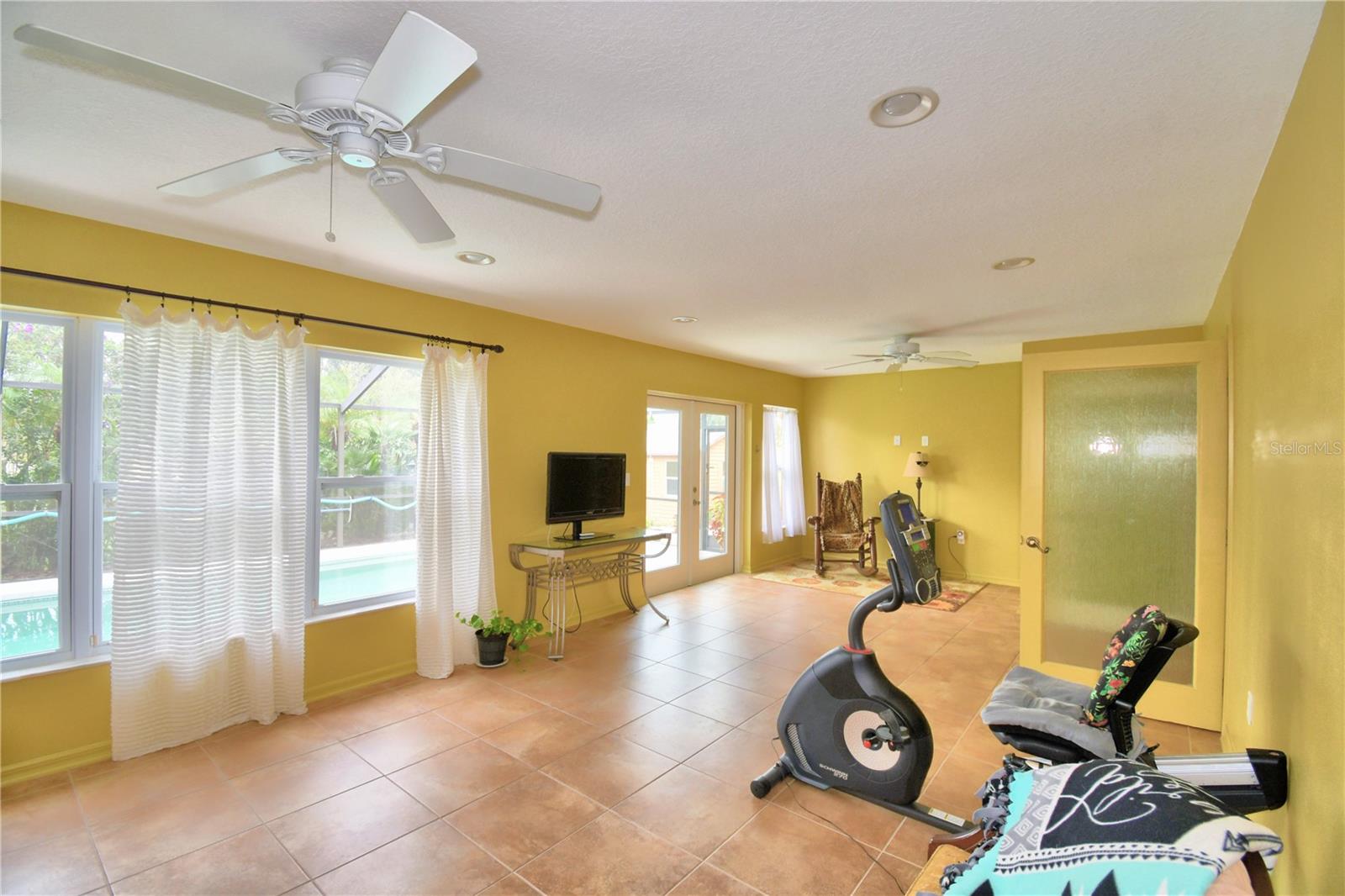 Image 36 of 84 For 3142 Valley High Drive