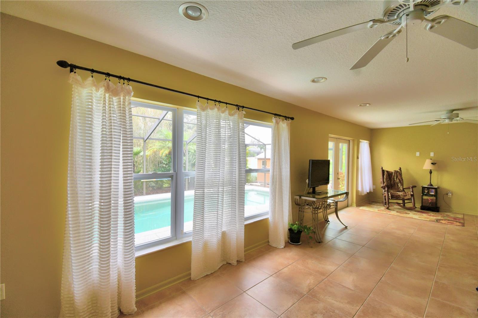 Image 39 of 84 For 3142 Valley High Drive