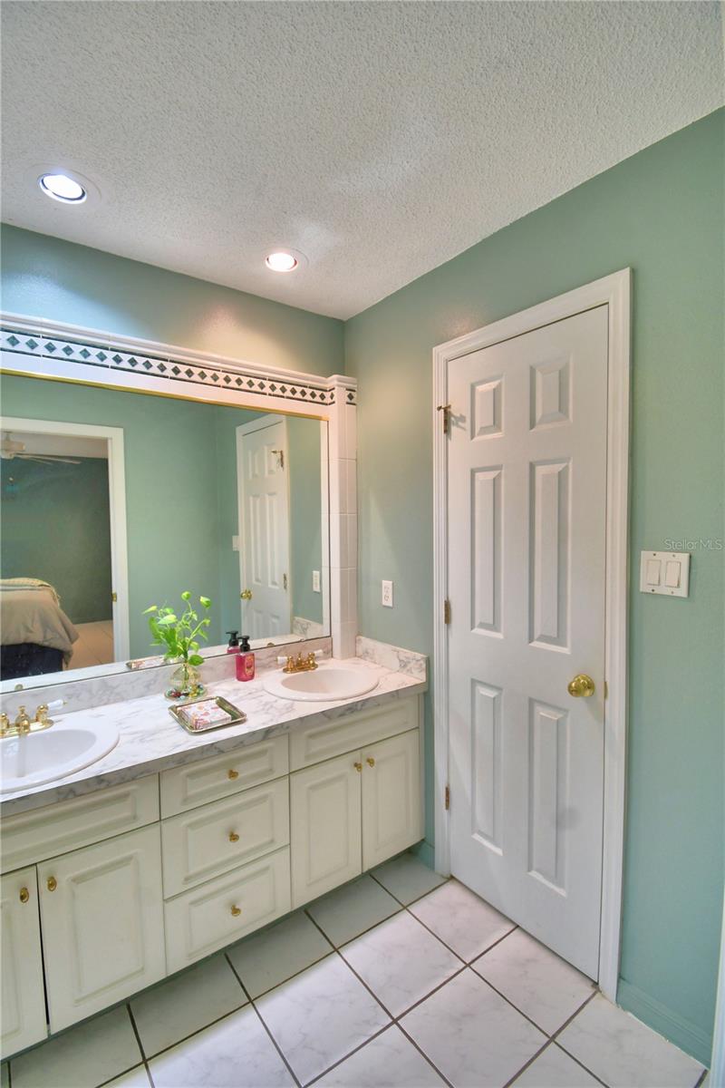 Image 49 of 84 For 3142 Valley High Drive