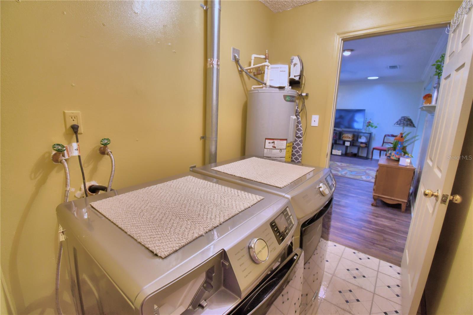 Image 51 of 84 For 3142 Valley High Drive