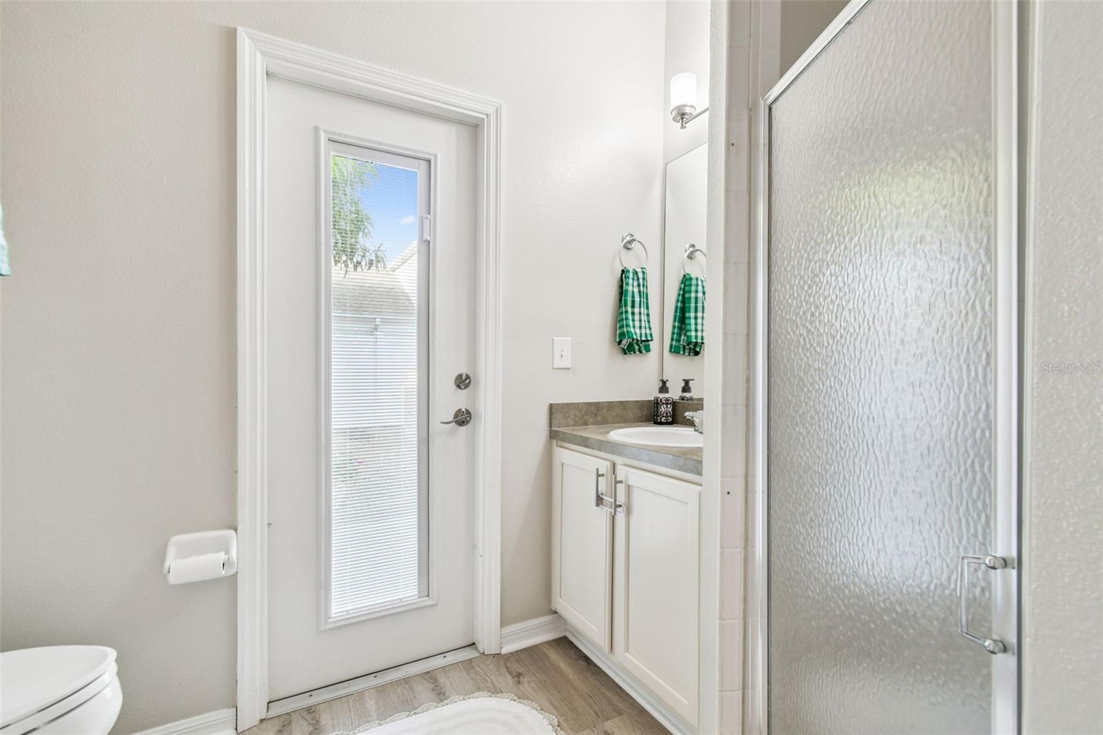 Image 24 of 34 For 5911 Plummer Slade Court