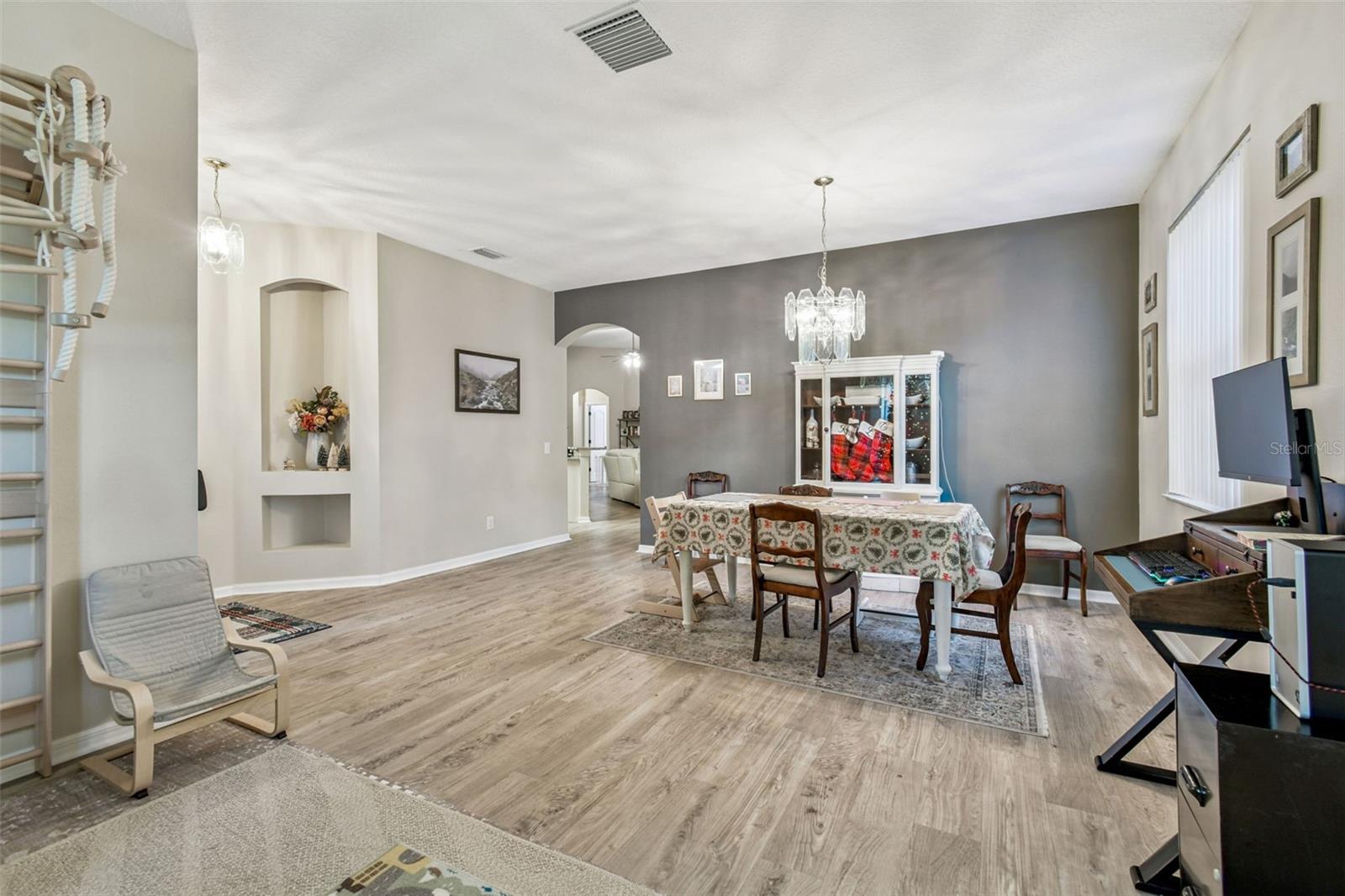 Image 4 of 34 For 5911 Plummer Slade Court