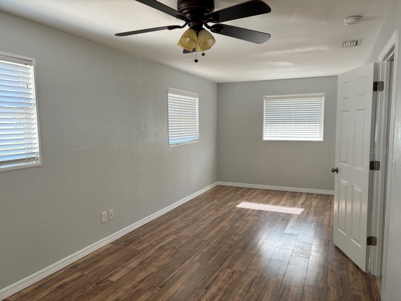 Image 3 of 17 For 4431 Wallace Avenue