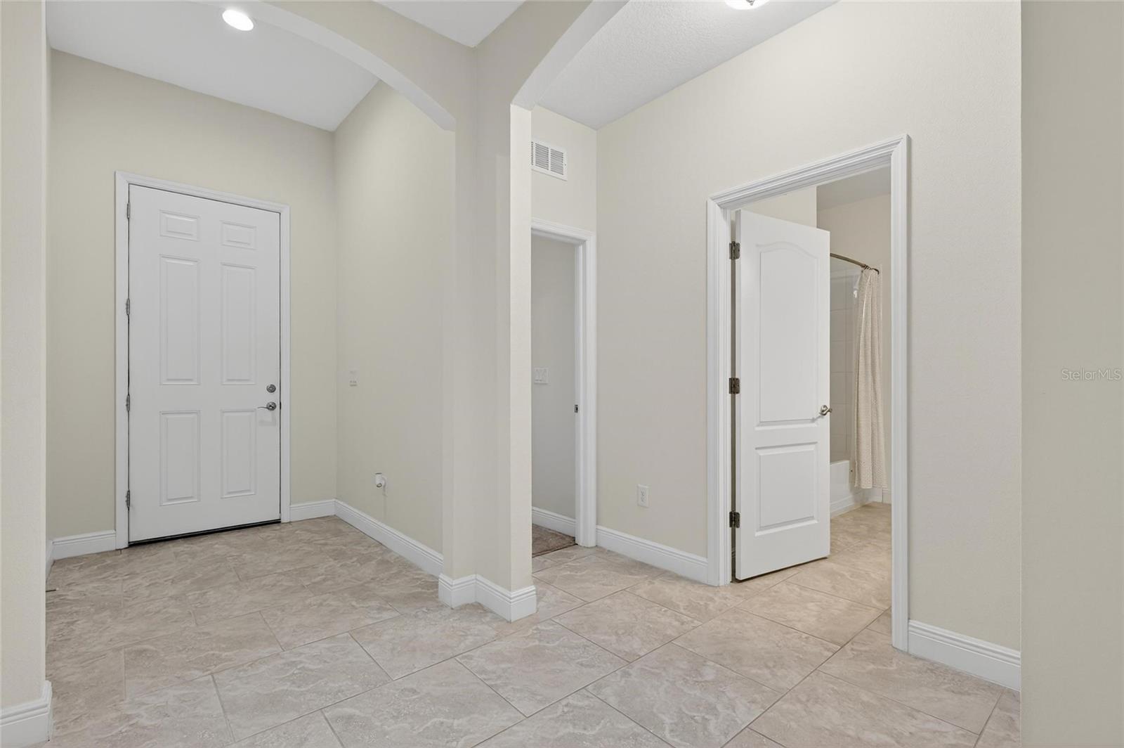 Image 56 of 74 For 5048 Inshore Landing Drive