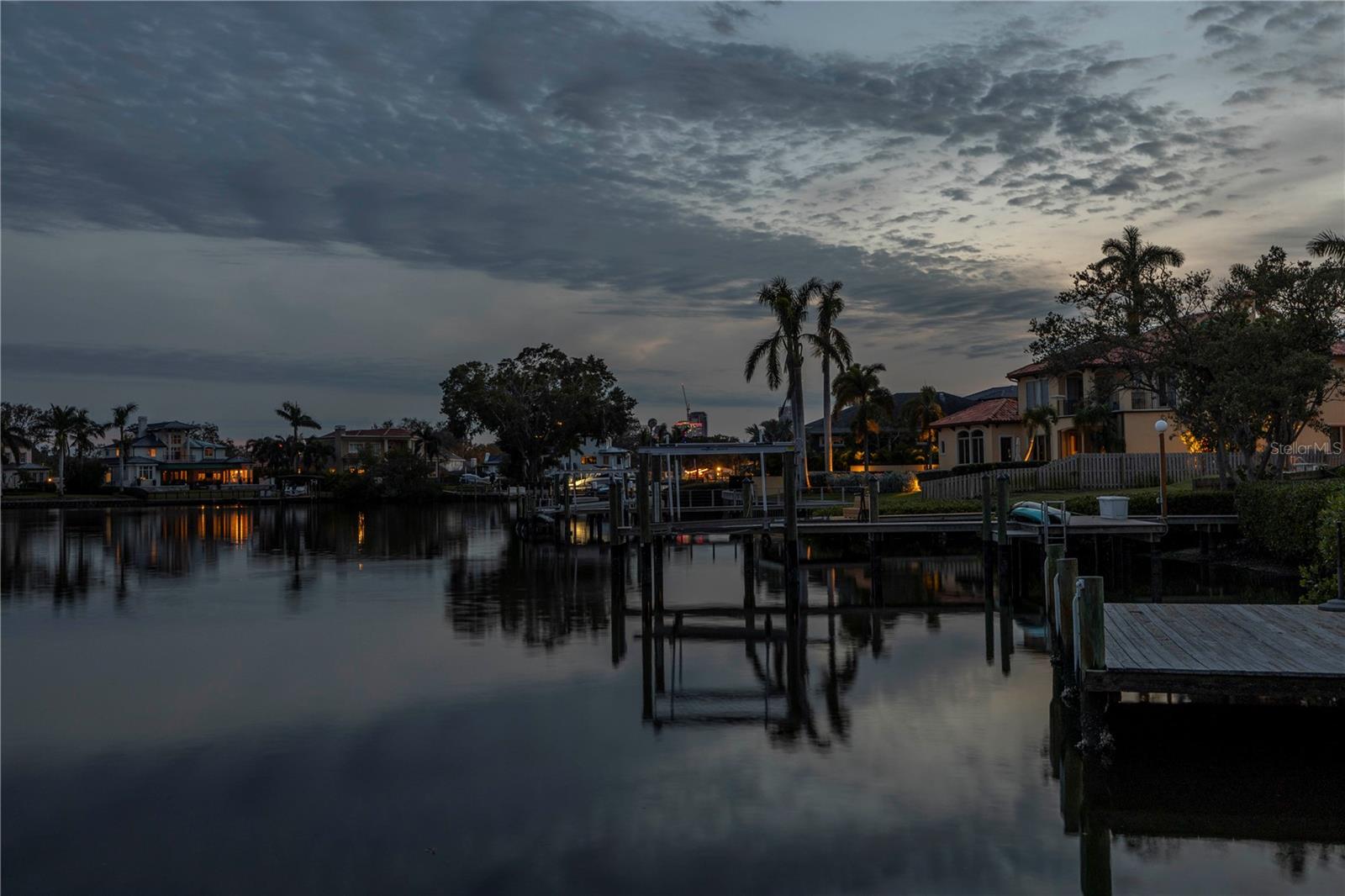 Listing photo id 11 for 838 Monterey Boulevard Ne