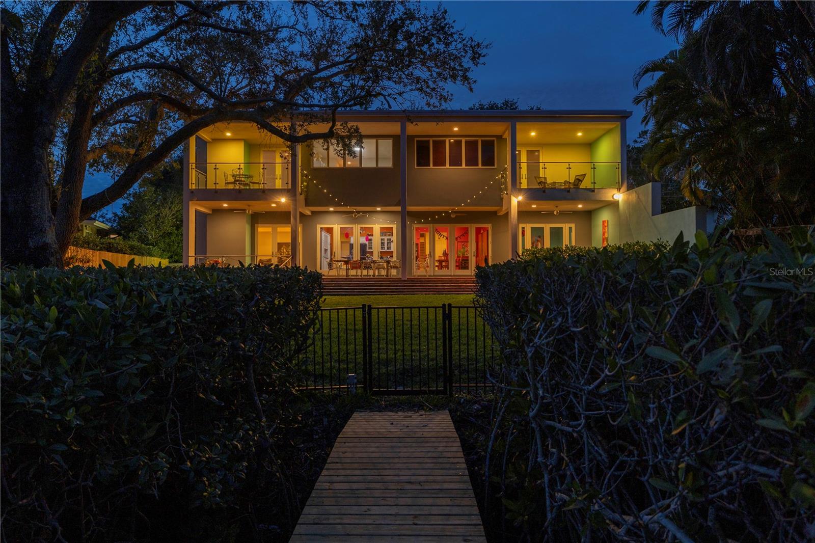 Listing photo id 12 for 838 Monterey Boulevard Ne