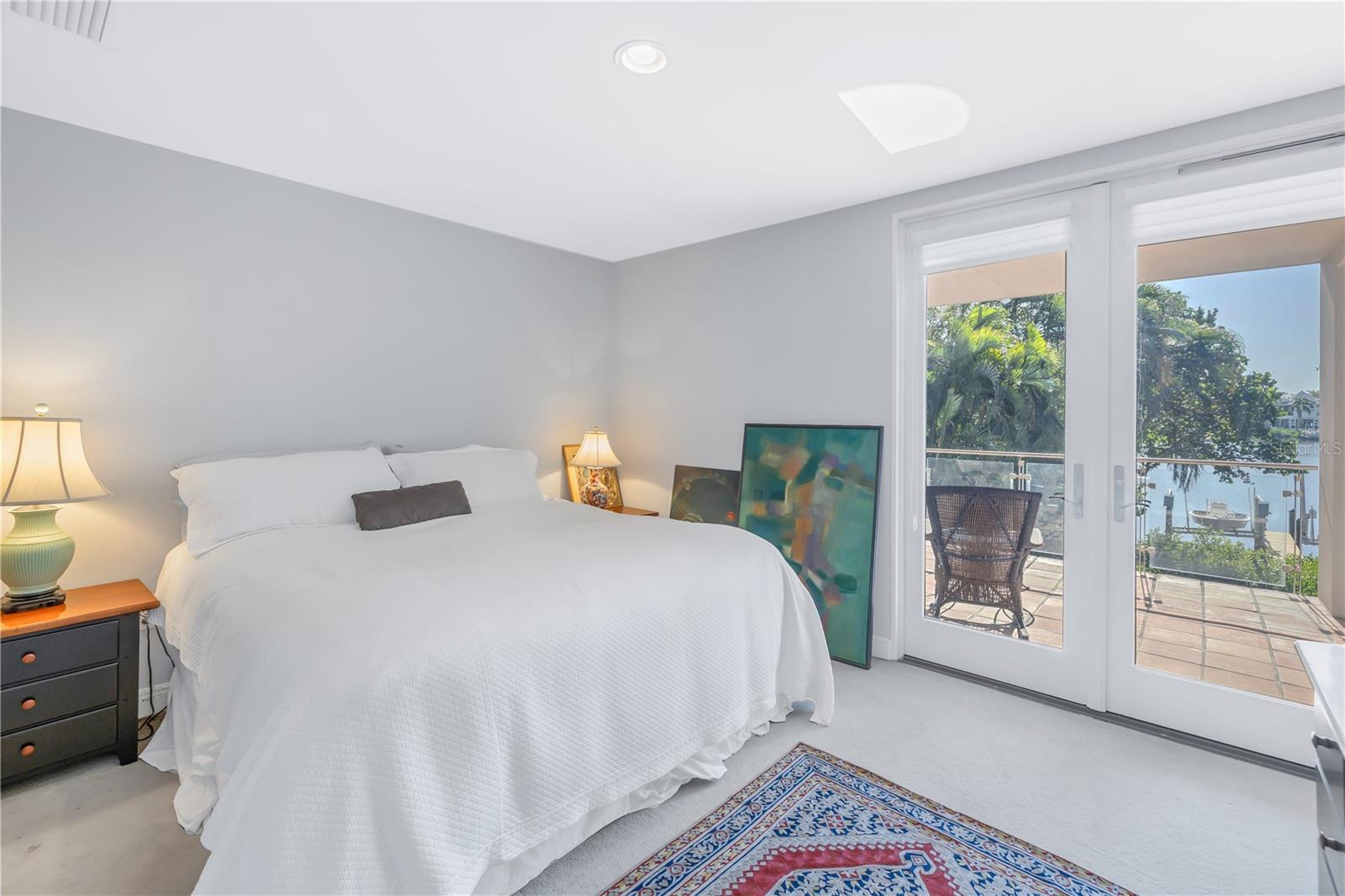 Listing photo id 16 for 838 Monterey Boulevard Ne