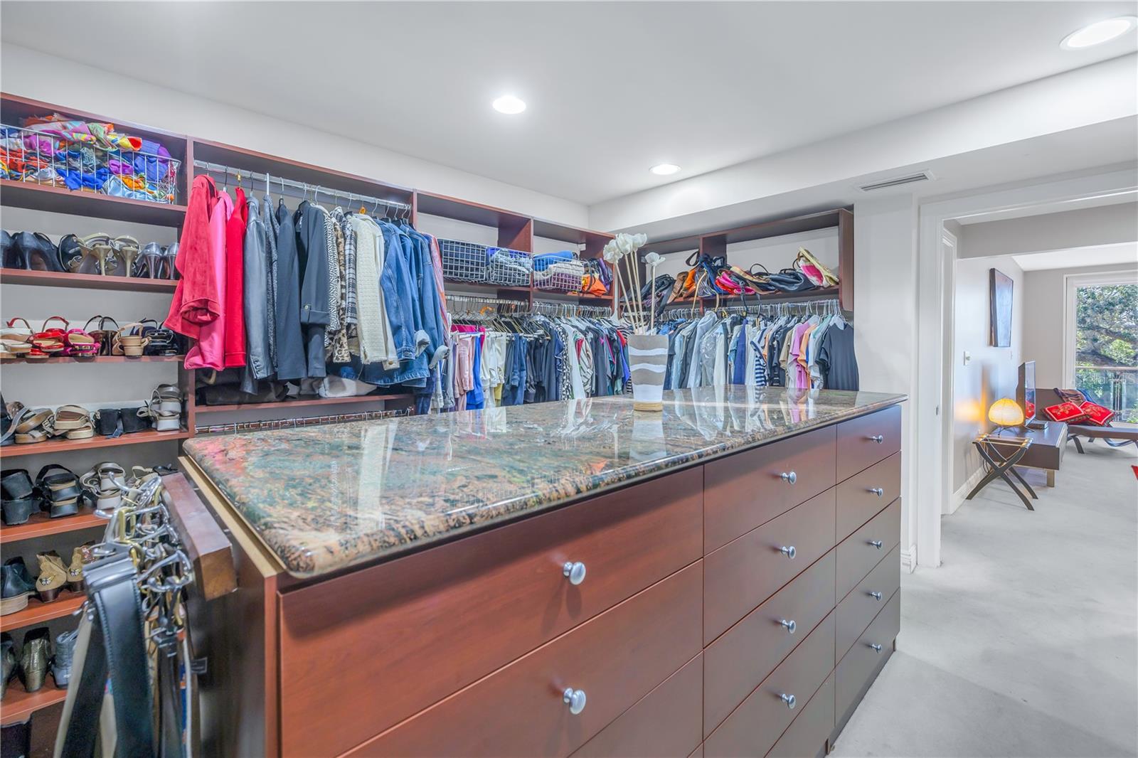 Listing photo id 26 for 838 Monterey Boulevard Ne