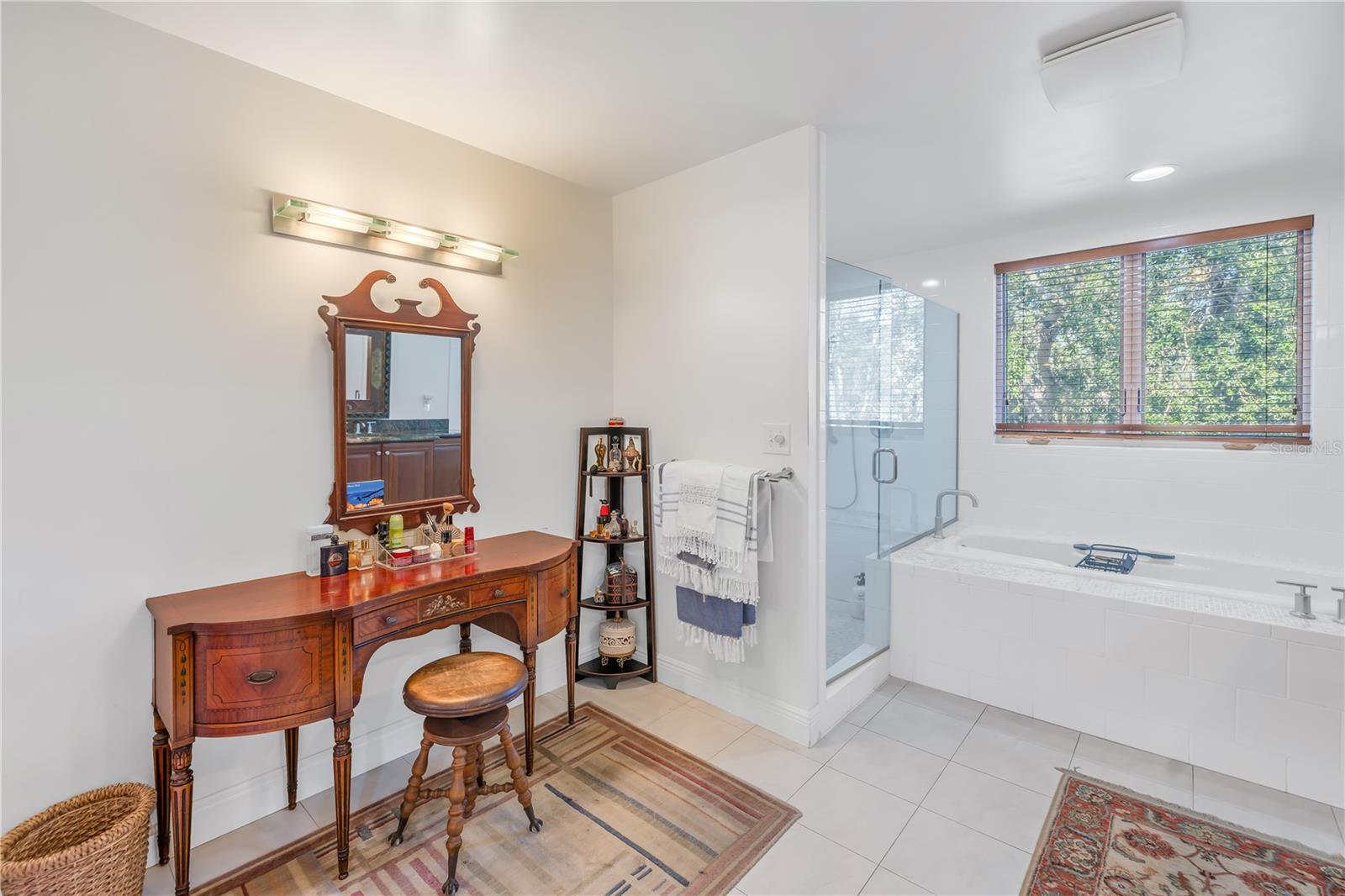 Listing photo id 27 for 838 Monterey Boulevard Ne
