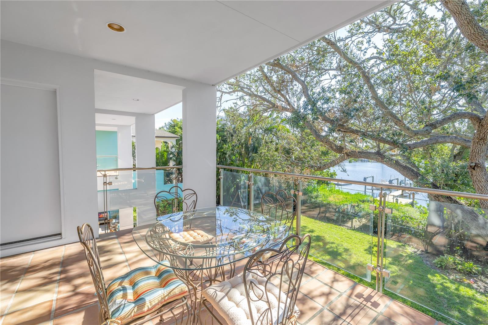 Listing photo id 32 for 838 Monterey Boulevard Ne