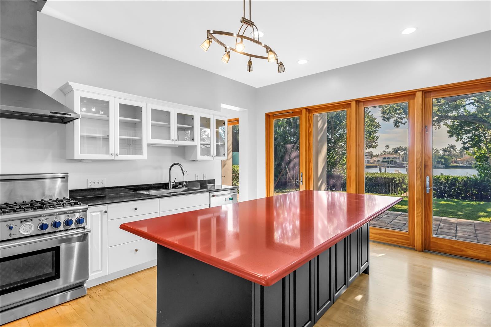 Listing photo id 45 for 838 Monterey Boulevard Ne