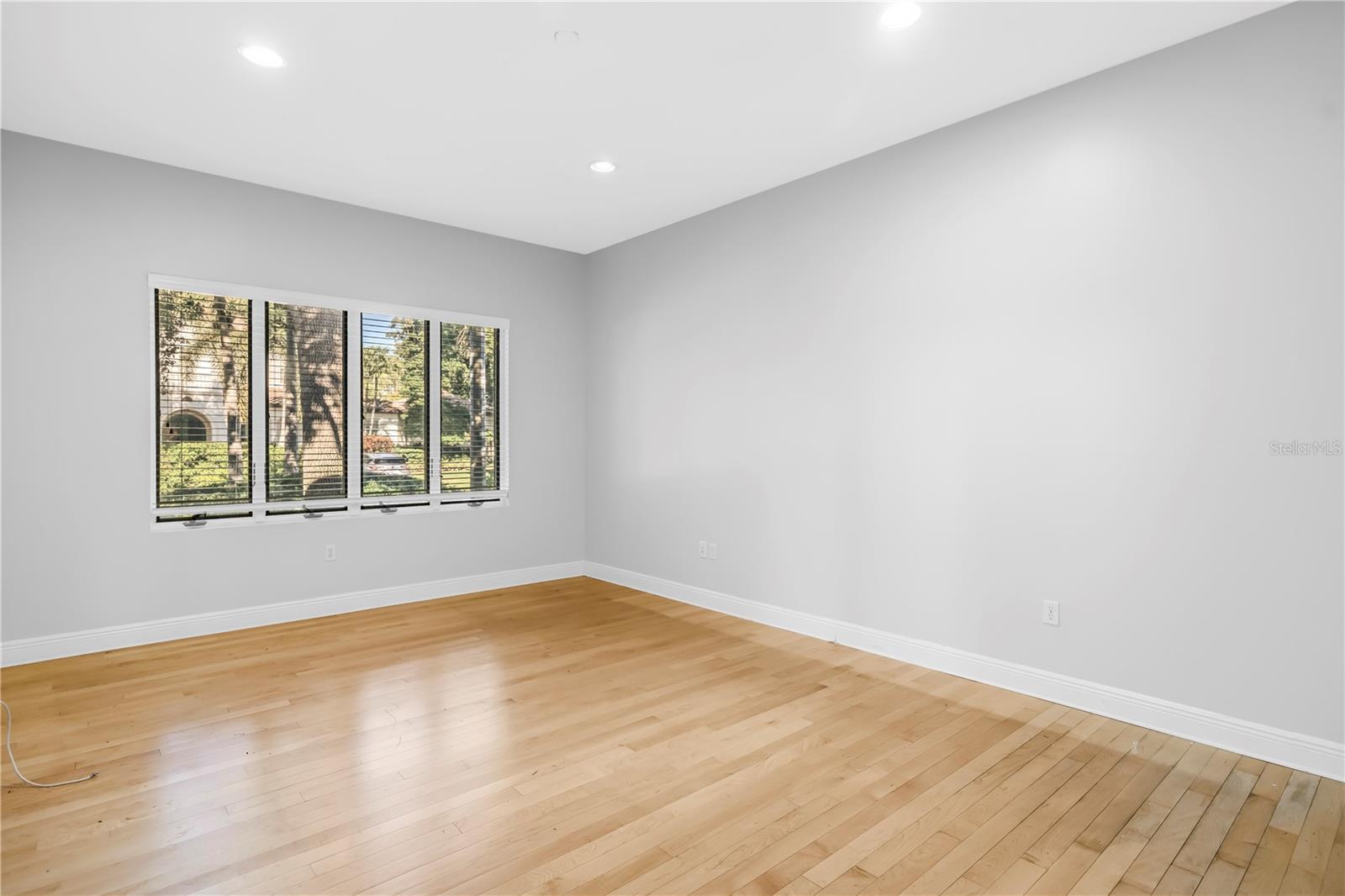 Listing photo id 51 for 838 Monterey Boulevard Ne