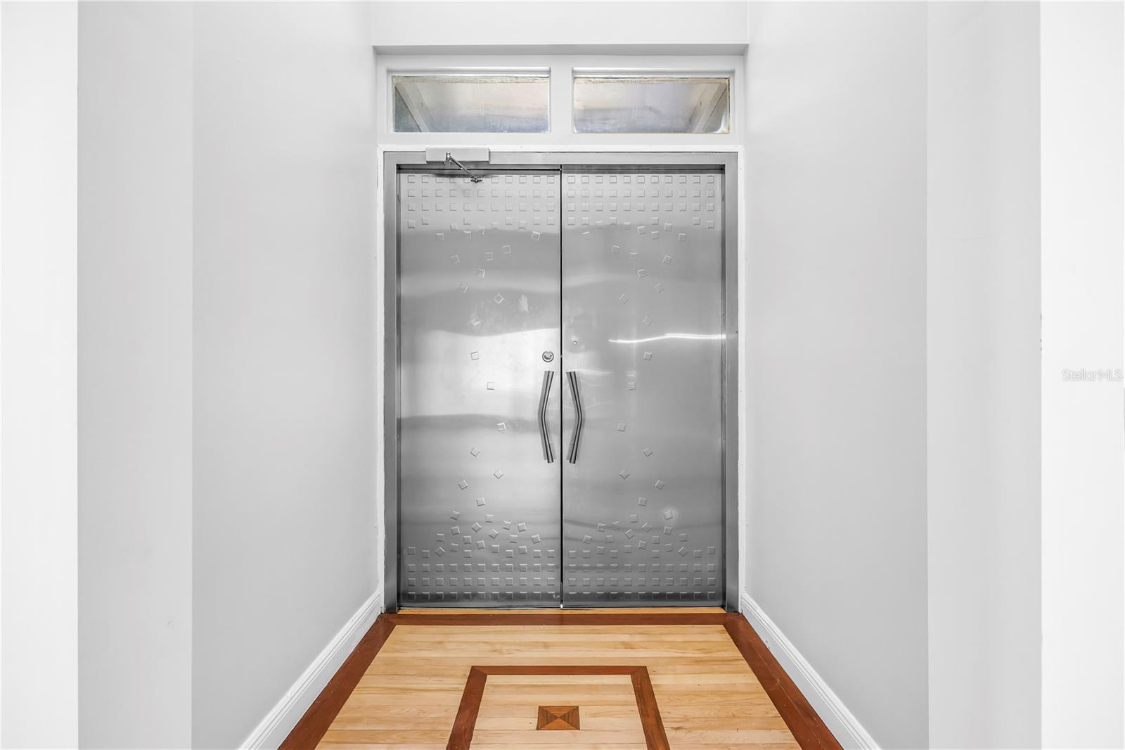 Listing photo id 53 for 838 Monterey Boulevard Ne