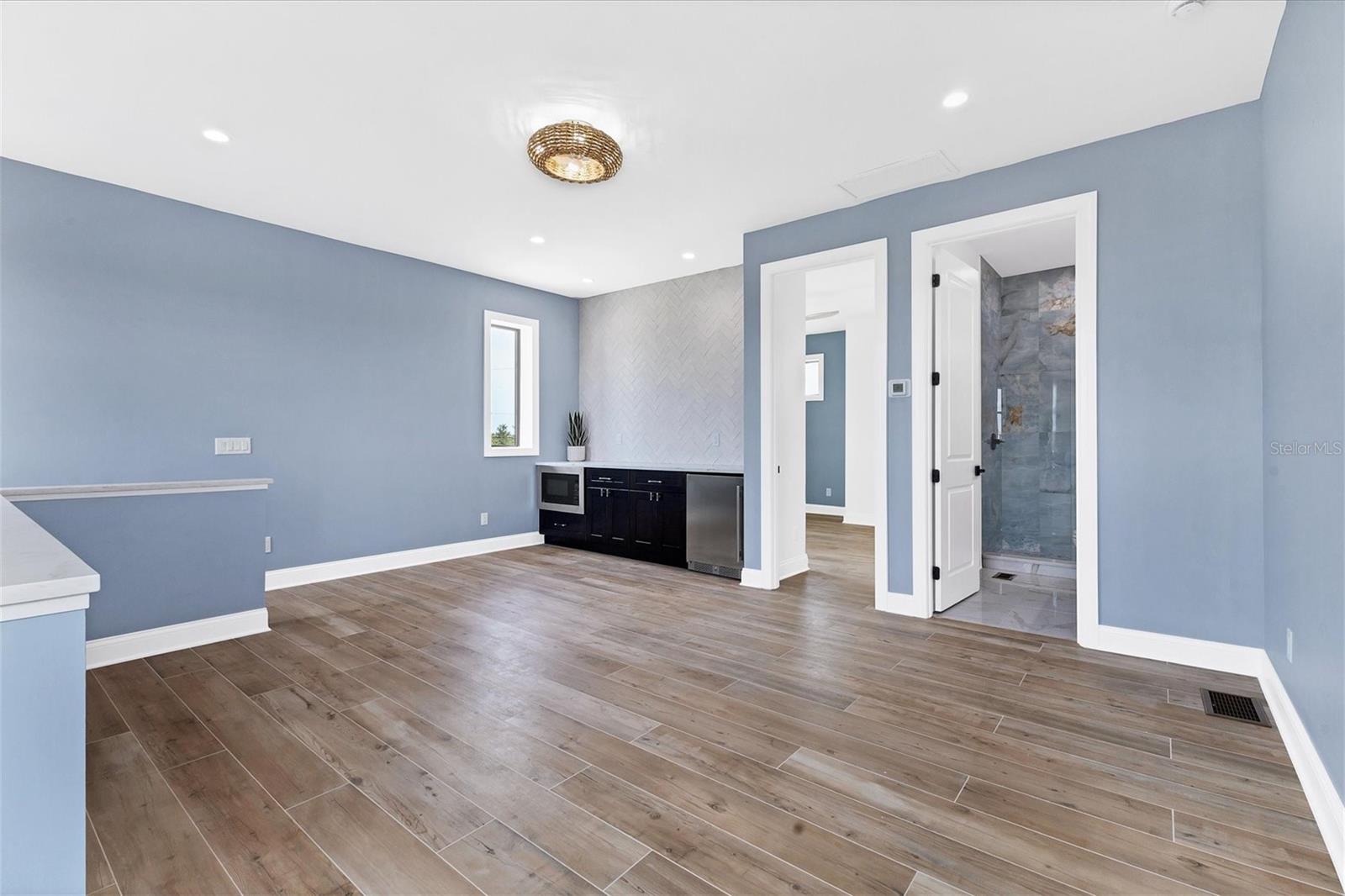 Image 15 of 19 For 15514 Aron Circle