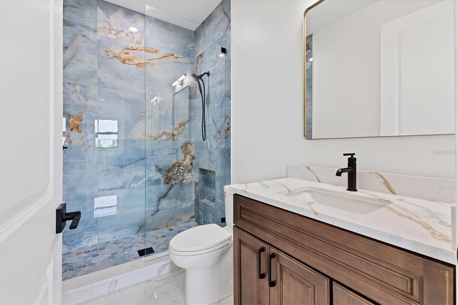 Image 16 of 19 For 15514 Aron Circle