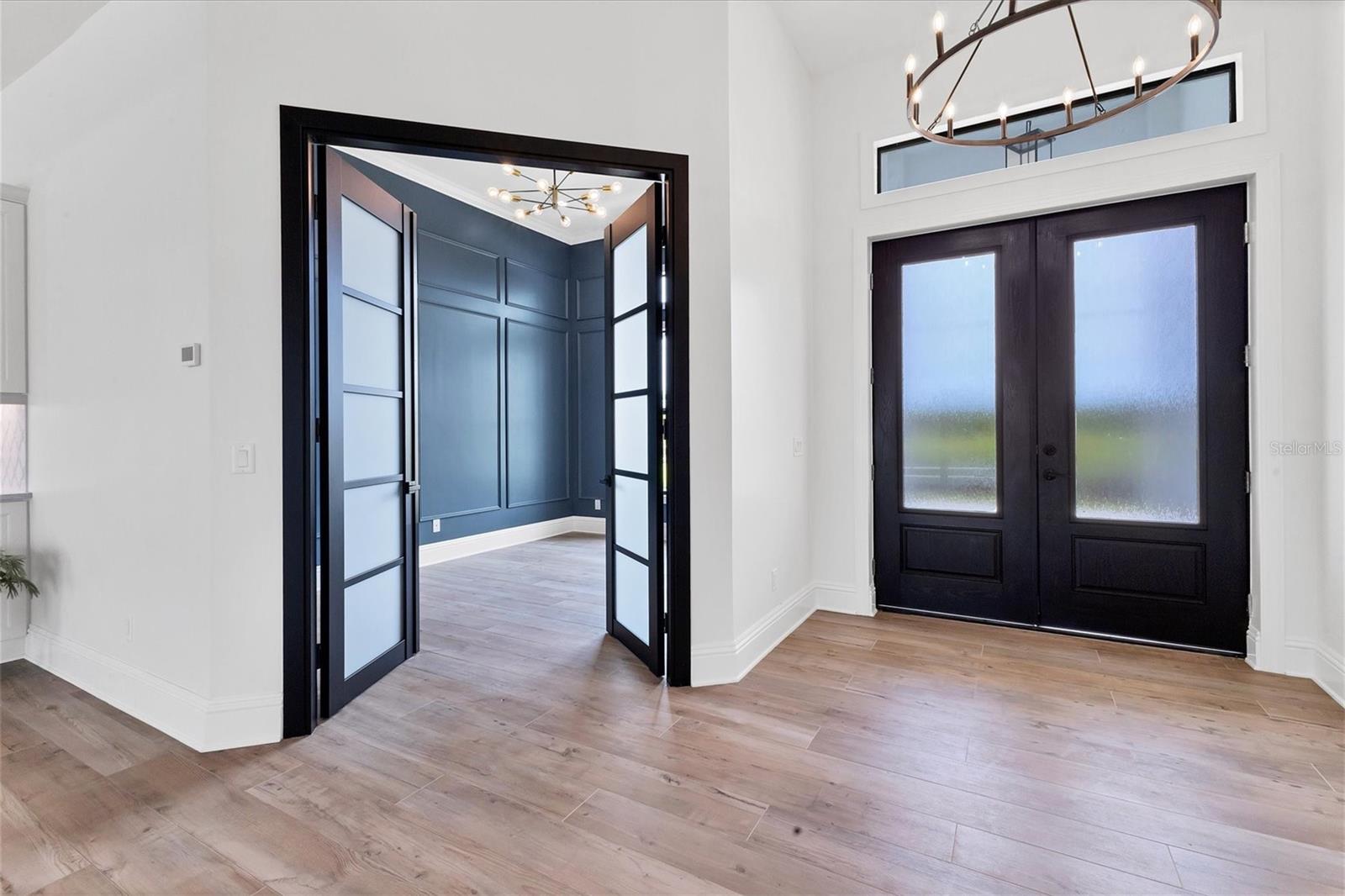 Image 2 of 19 For 15514 Aron Circle