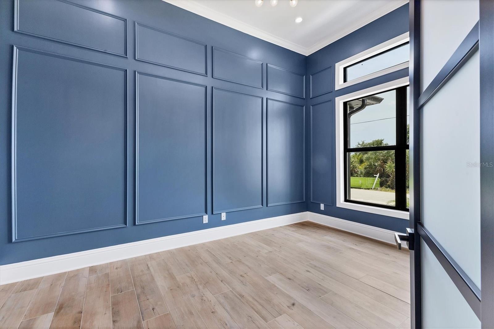 Image 4 of 19 For 15514 Aron Circle