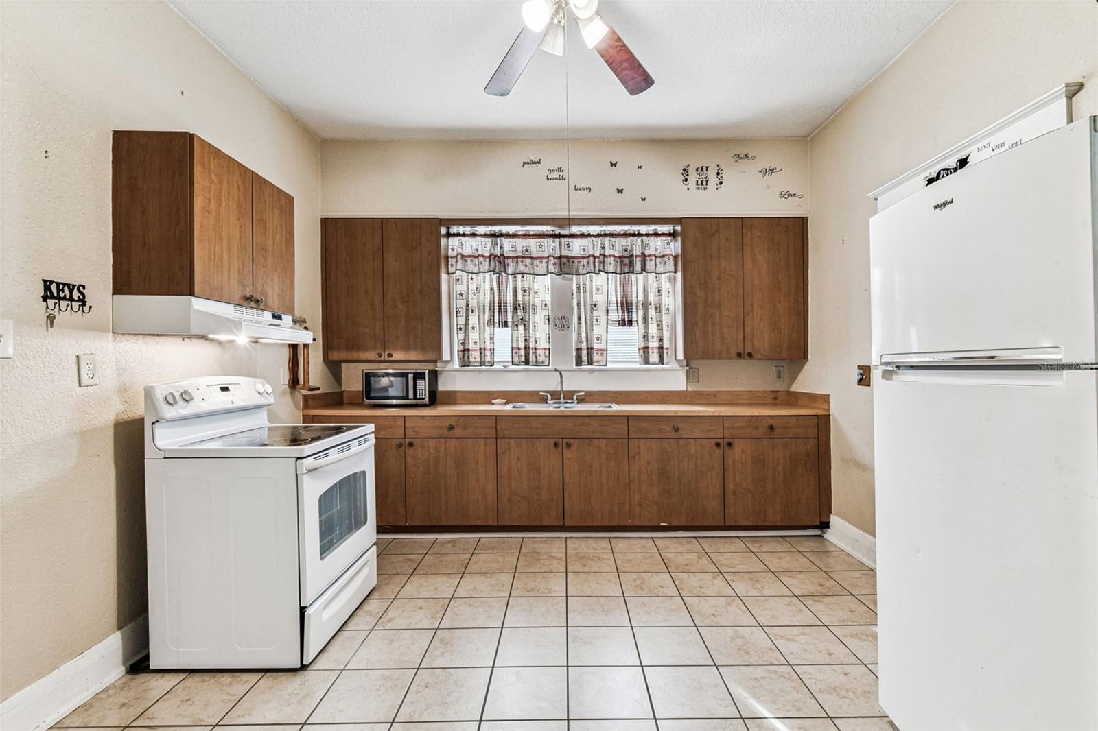 Image 17 of 26 For 1808 Tampania Avenue