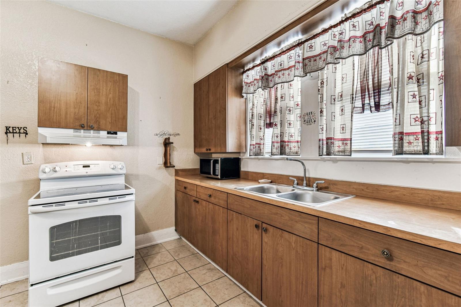 Image 19 of 26 For 1808 Tampania Avenue