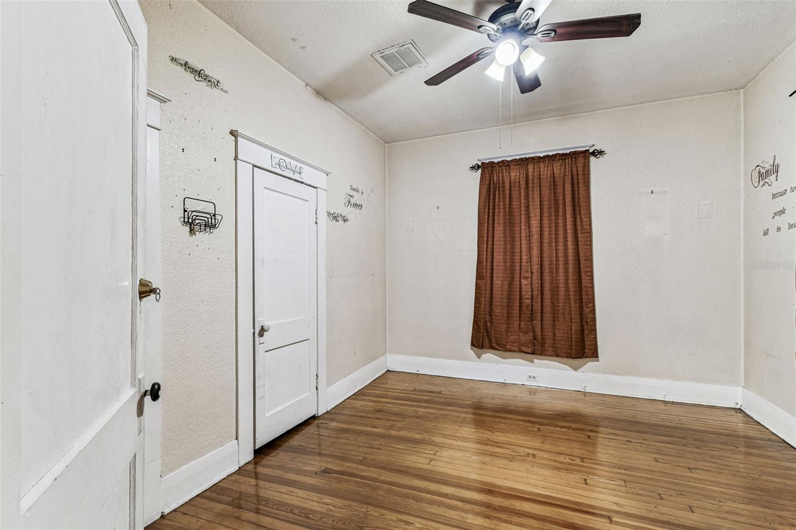 Image 7 of 26 For 1808 Tampania Avenue