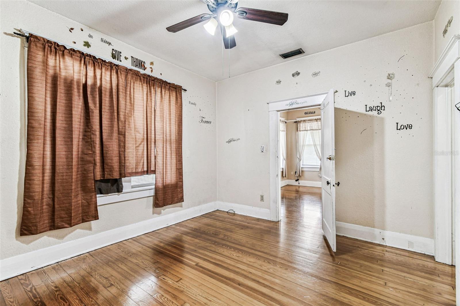 Image 8 of 26 For 1808 Tampania Avenue