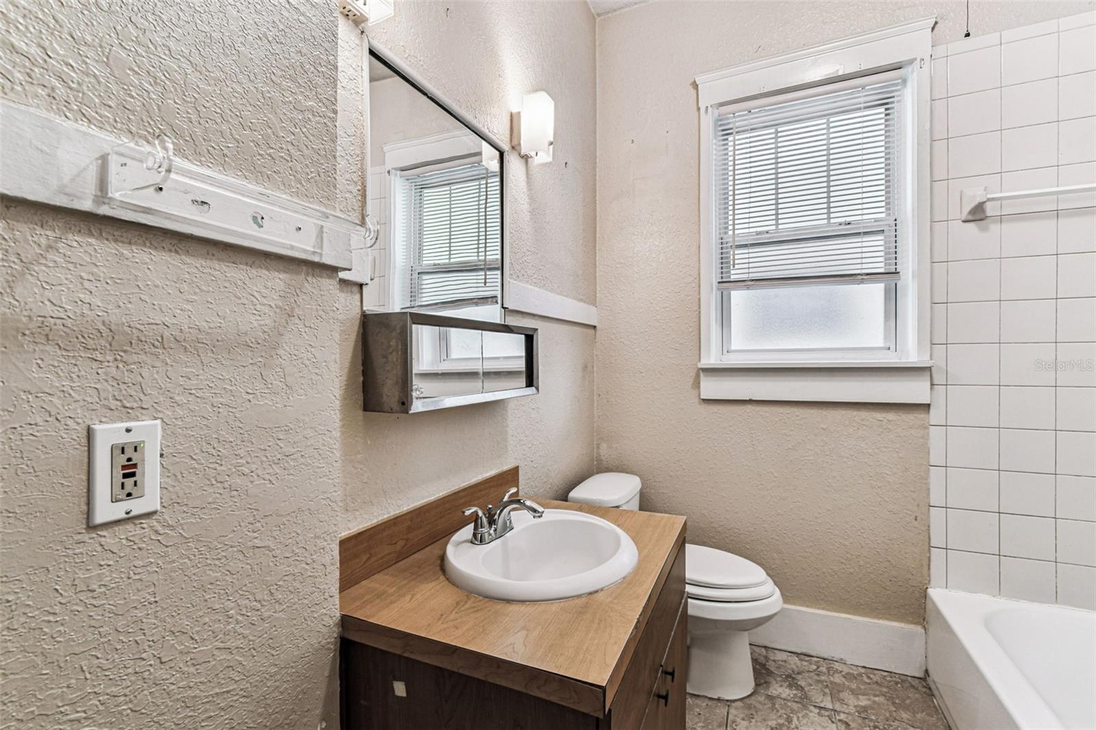 Image 9 of 26 For 1808 Tampania Avenue