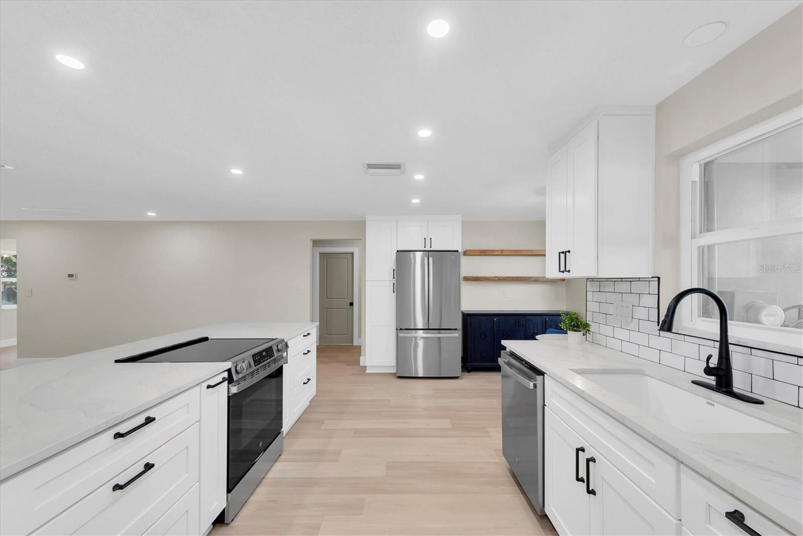 Image 12 of 58 For 513 Oakwood Boulevard