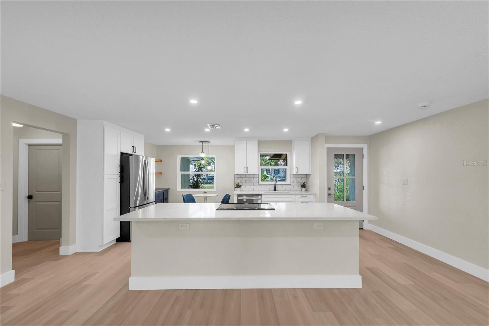 Image 13 of 58 For 513 Oakwood Boulevard