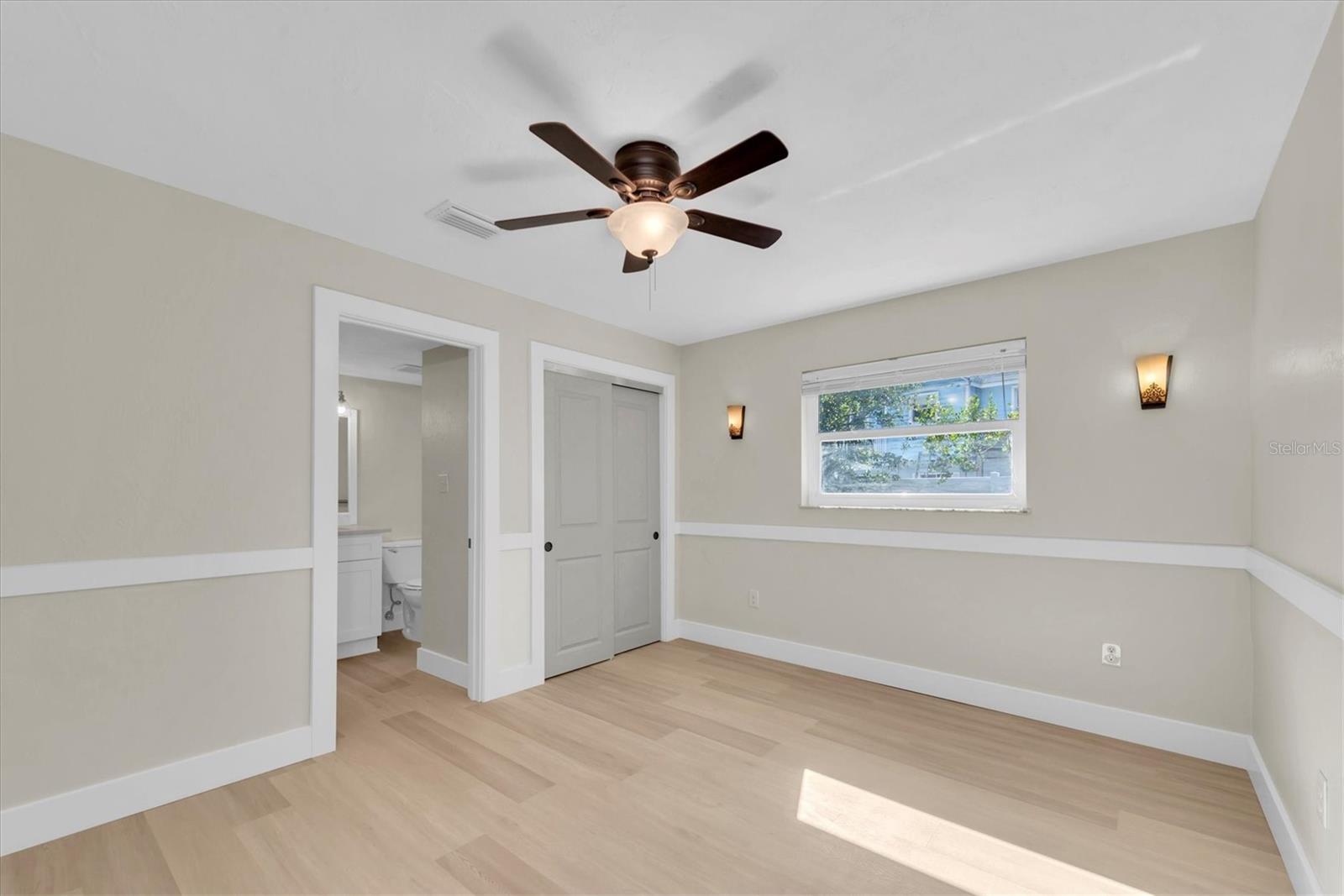 Image 23 of 58 For 513 Oakwood Boulevard