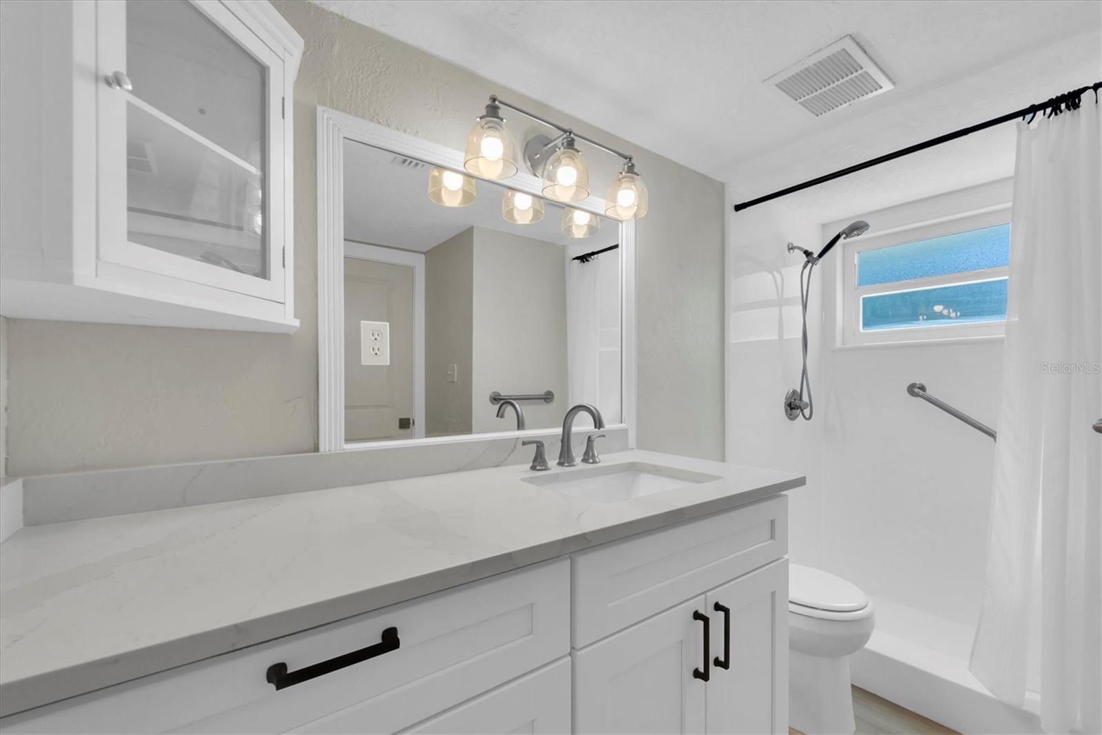 Image 26 of 58 For 513 Oakwood Boulevard