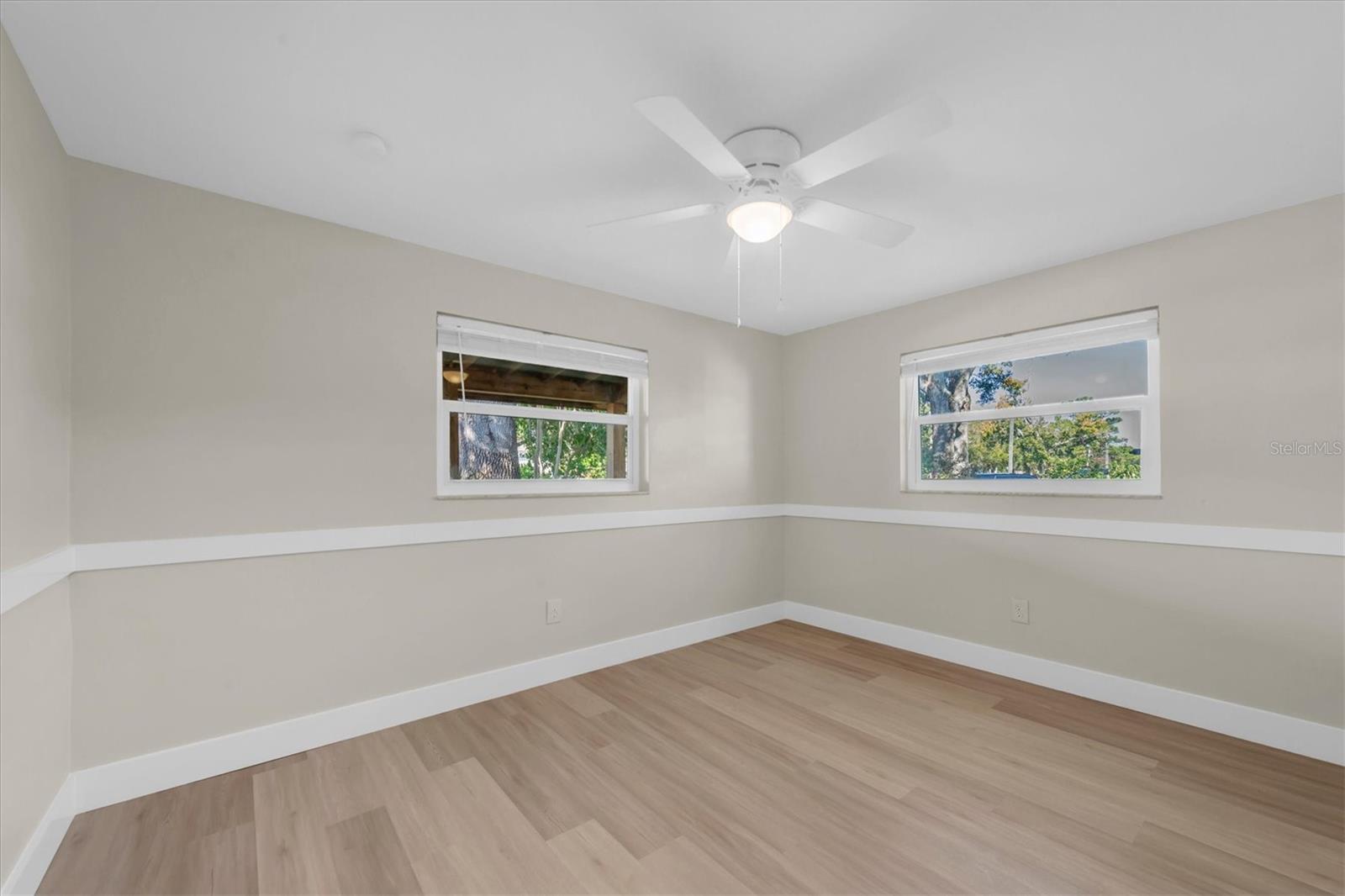 Image 29 of 58 For 513 Oakwood Boulevard