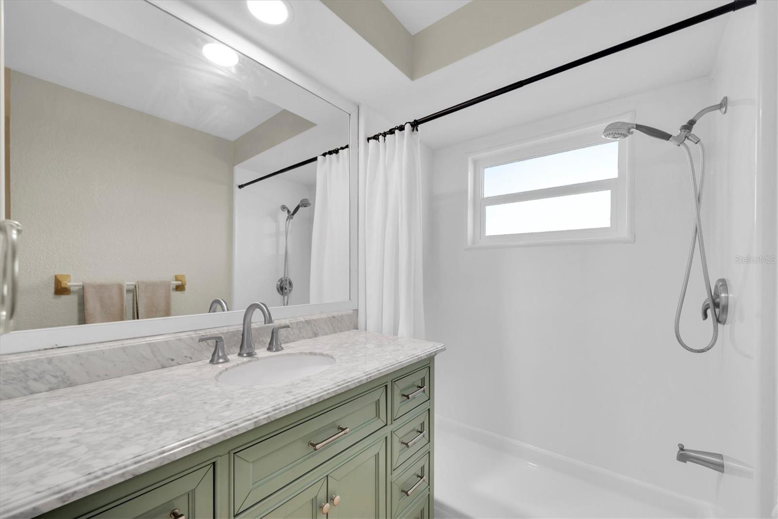 Image 31 of 58 For 513 Oakwood Boulevard