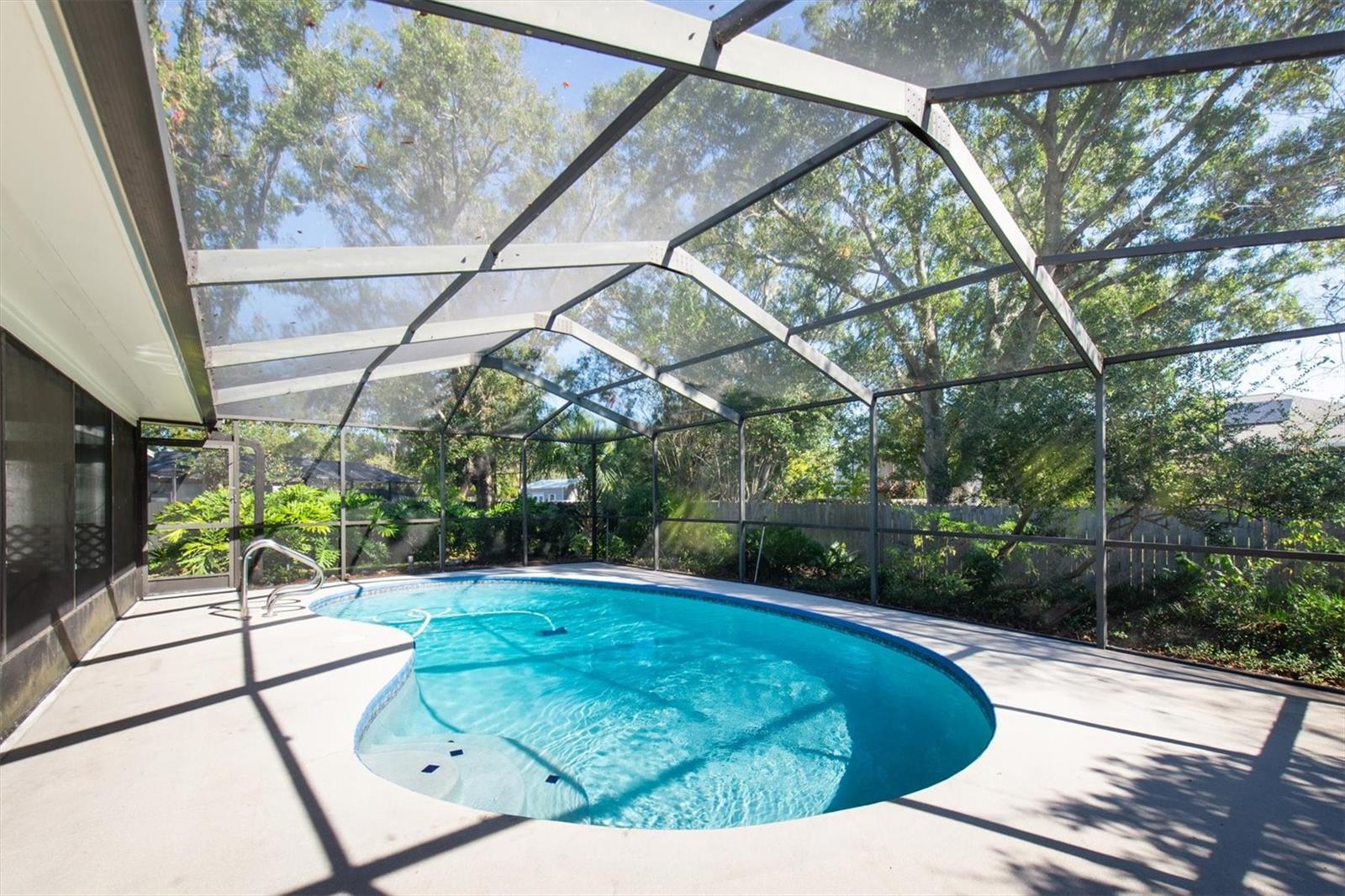 Image 37 of 58 For 513 Oakwood Boulevard