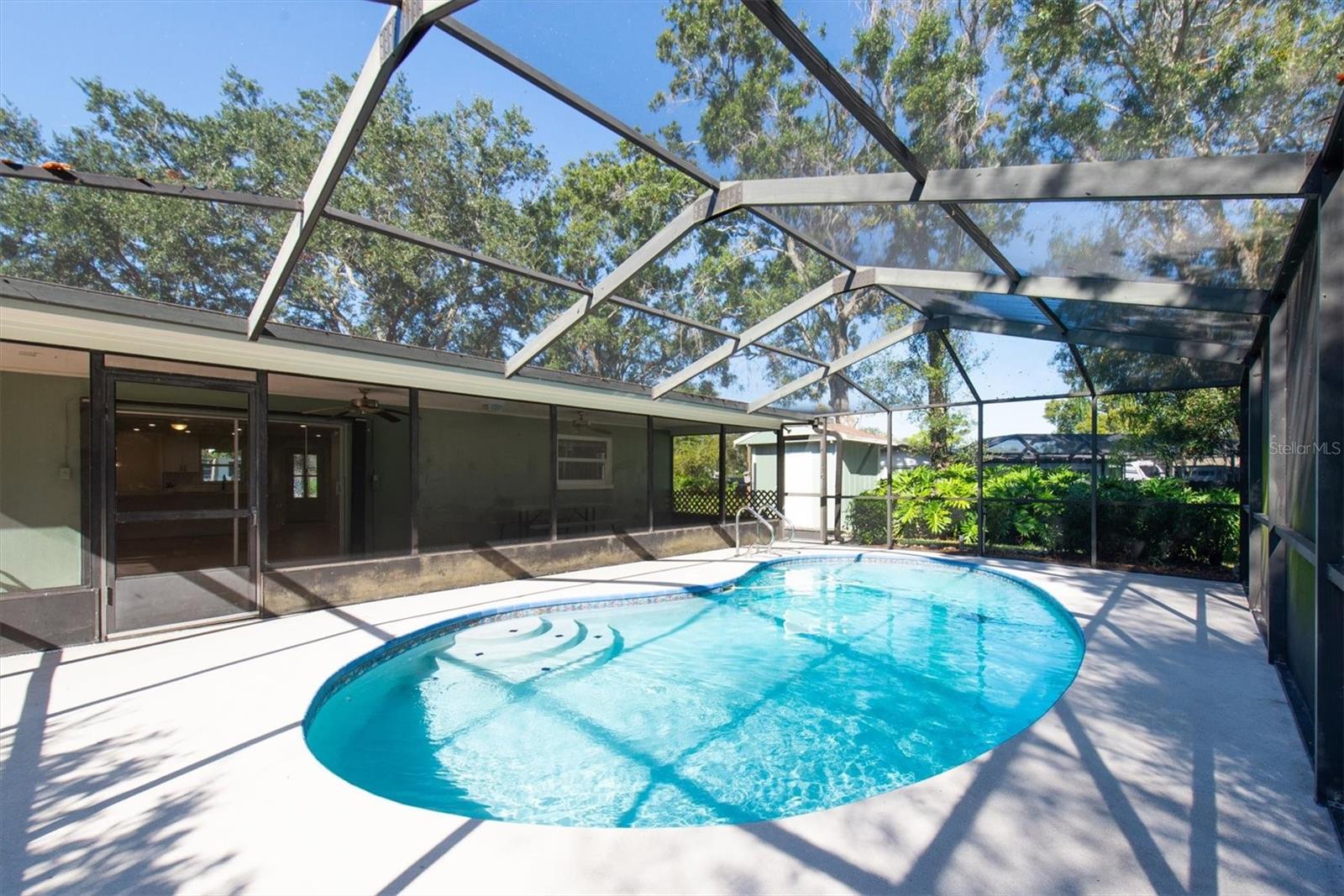 Image 38 of 58 For 513 Oakwood Boulevard