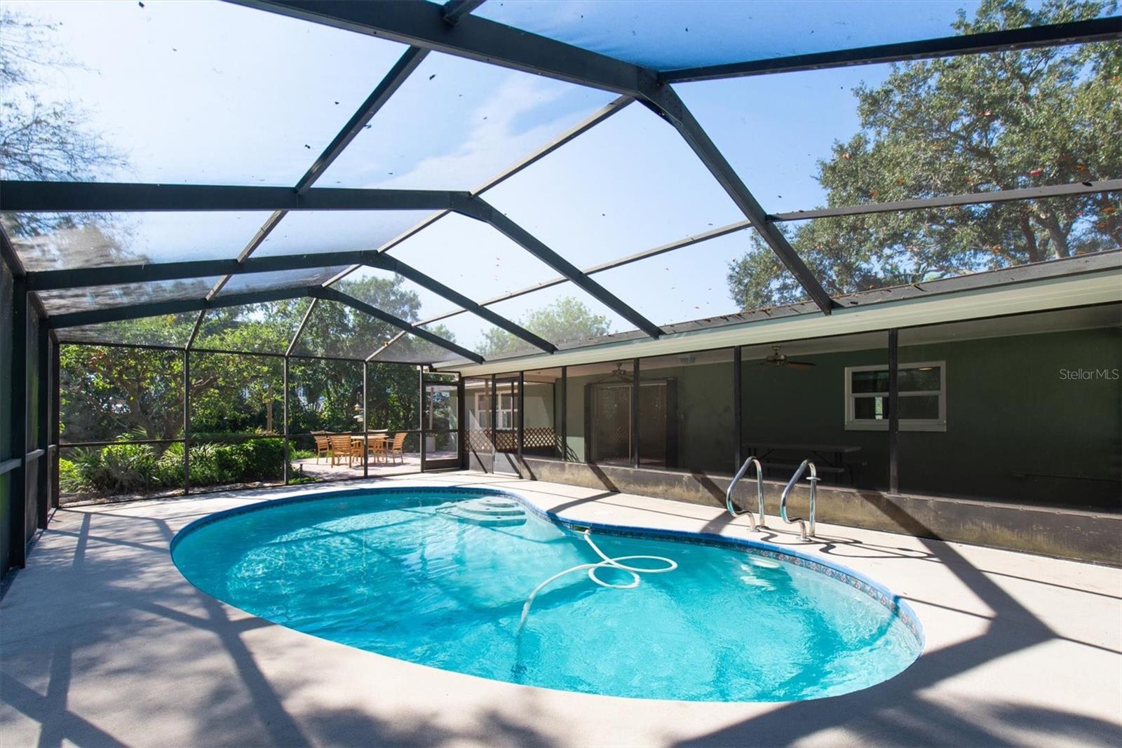 Image 39 of 58 For 513 Oakwood Boulevard